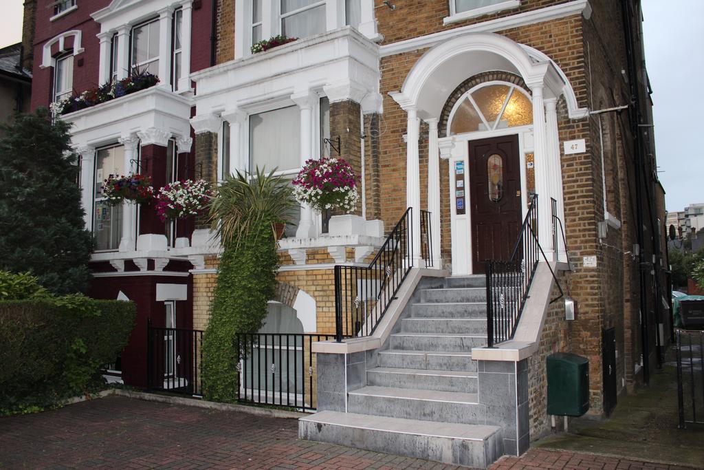 Lampton Guest House เฮาน์สโลว์ ภายนอก รูปภาพ