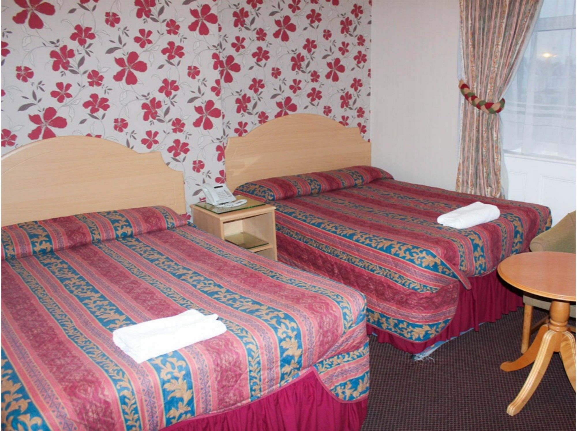 Lampton Guest House เฮาน์สโลว์ ภายนอก รูปภาพ