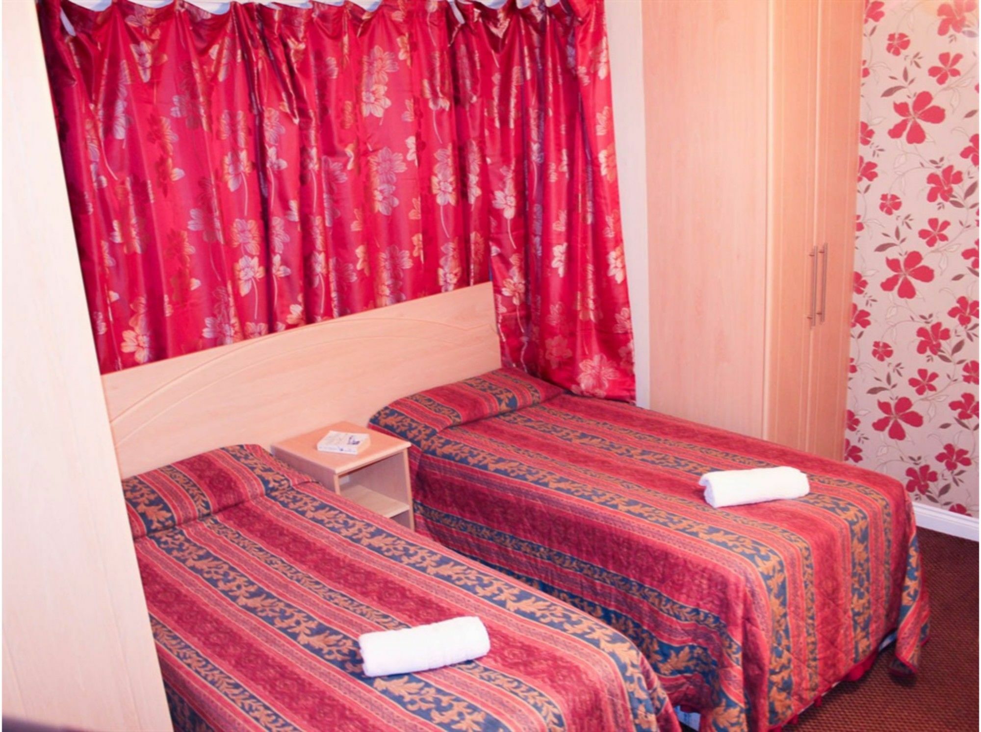 Lampton Guest House เฮาน์สโลว์ ภายนอก รูปภาพ