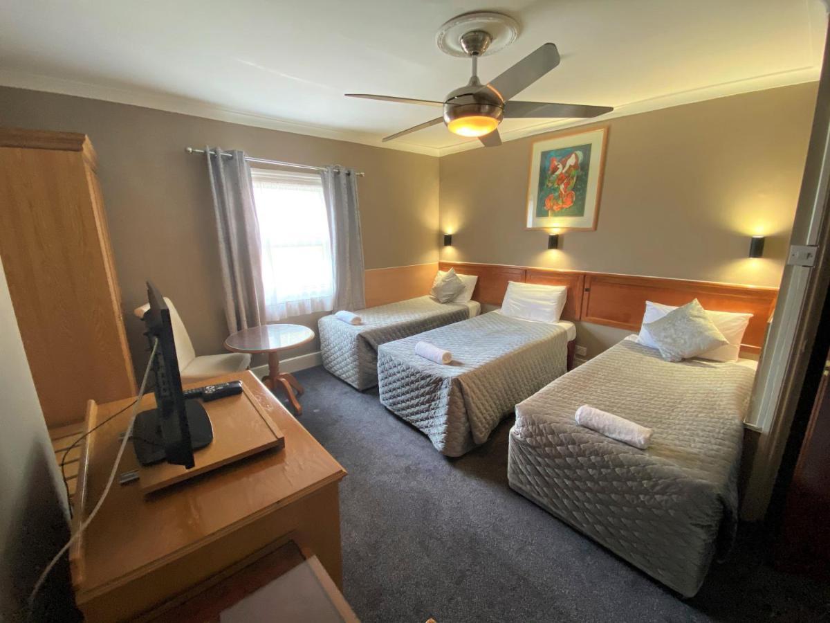 Lampton Guest House เฮาน์สโลว์ ภายนอก รูปภาพ