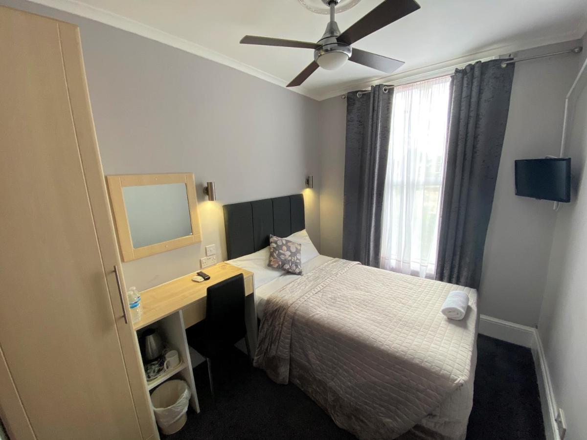 Lampton Guest House เฮาน์สโลว์ ภายนอก รูปภาพ