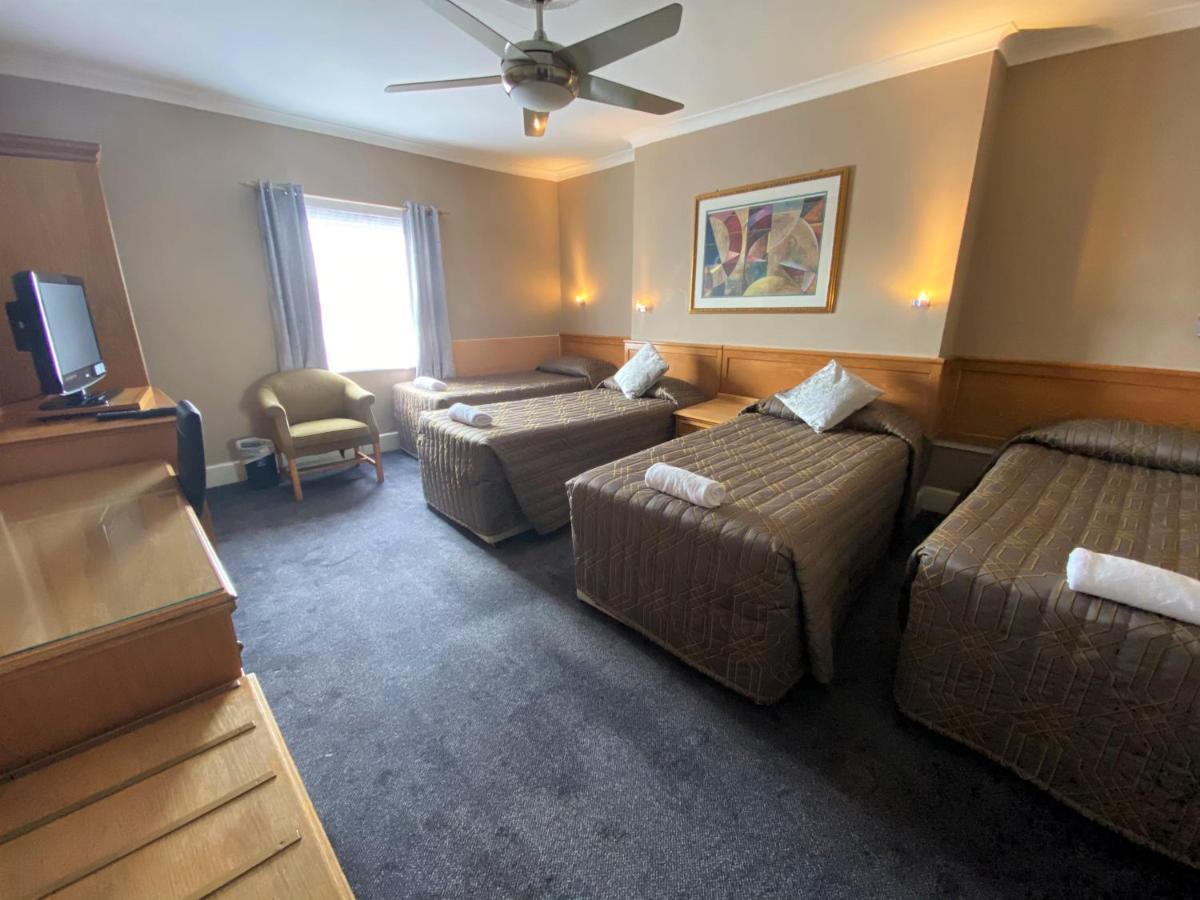 Lampton Guest House เฮาน์สโลว์ ภายนอก รูปภาพ