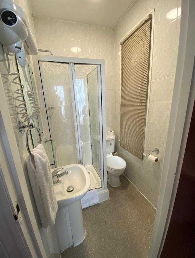 Lampton Guest House เฮาน์สโลว์ ภายนอก รูปภาพ